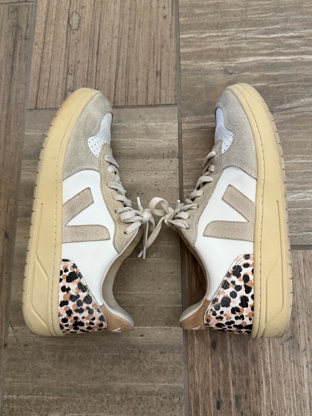 Madewell x Veja V-10 Sneakers in Animal Print Leather size 8 - Picture 9 of 10